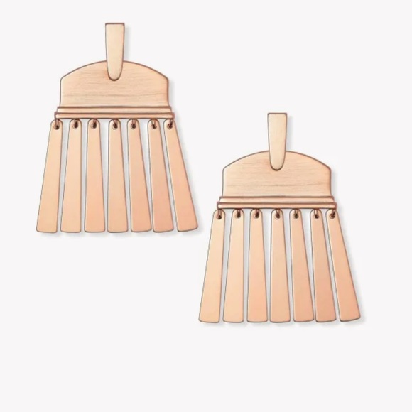 GOLD Layne Statement Earring - Picture 2 of 3